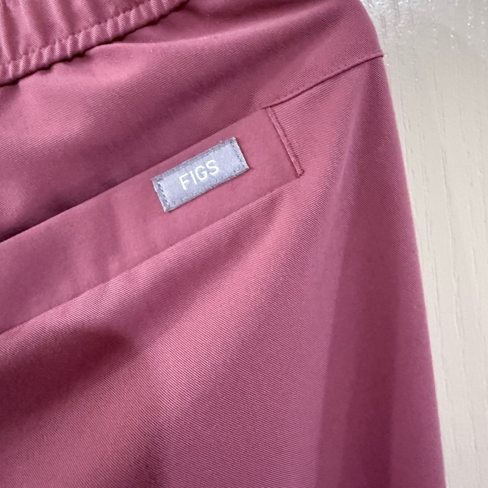 Women’s Figs Jogger Pants - Picture 3 of 5